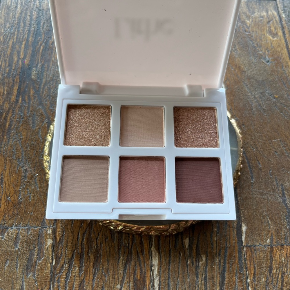 NWT Night & Day Eyeshadow Palette Lithe Beauty